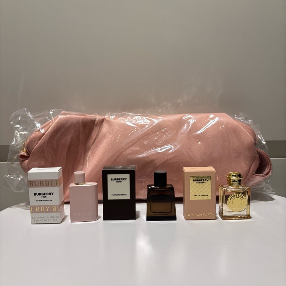Burberry Gift Set of 3 minis and 1 pink pouch - Picture 2 of 3